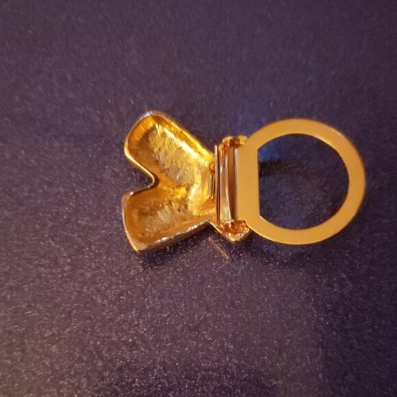 2 Vintage Scarf Clips - MOP Faux Cameo on Coral and Contemporary Gold tone - Picture 6 of 7